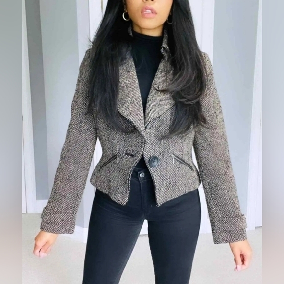 CAbi Tweed Moto Jacket Size 8 Wool Blend #638 Lined Zipper Pockets One Button - Picture 3 of 16